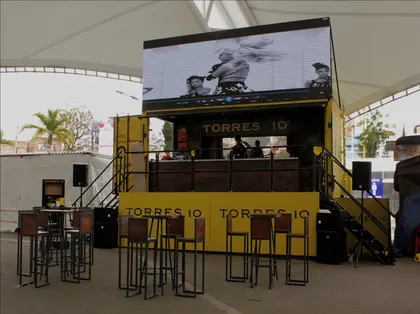 Pop up containers